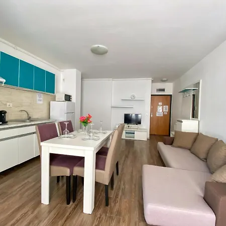 Holiday With Sea View Apartament Năvodari